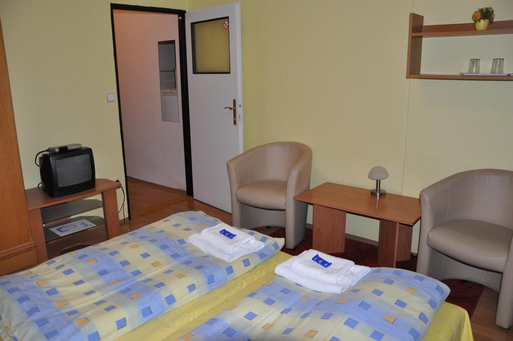 Hotel Komarov Brno Quarto foto